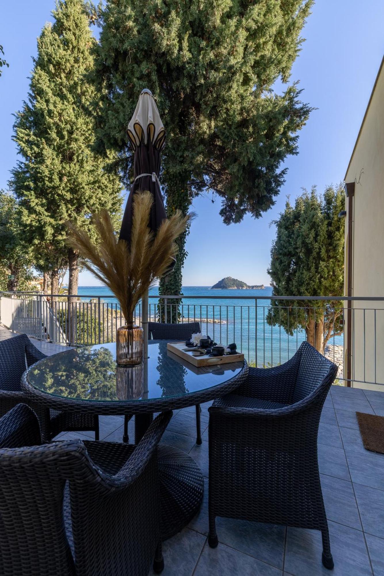Baba Residences Alassio Exterior photo